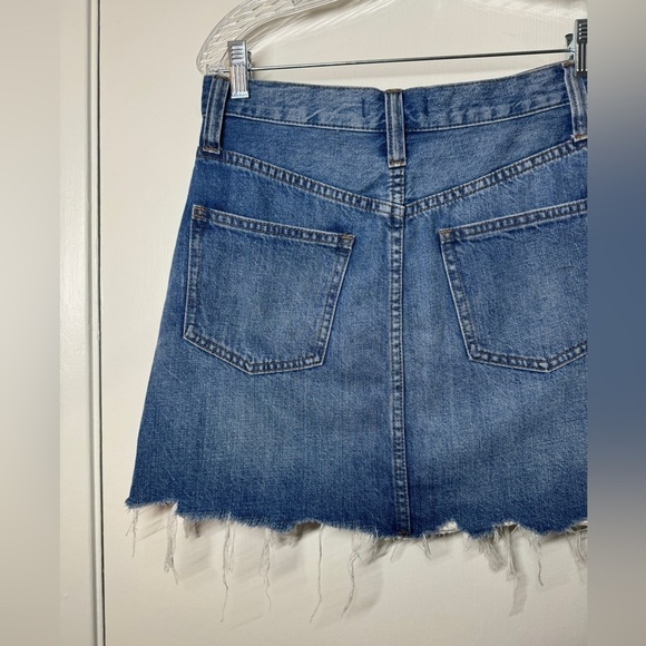 Madewell Rigid Denim A-Line Mini Skirt in Hughes Wash: Button-Front Edition 27 - Picture 8 of 16